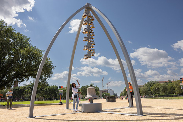 Paul Ramírez Jonas. Beyond Granite: Pulling Together, Let Freedom Ring, 2023. Photo by Steve Weinik